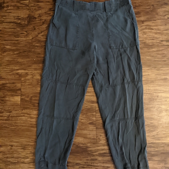 Banana Republic Gray Green Pull on Crop Pants Elastic Stretch Back - Picture 2 of 8